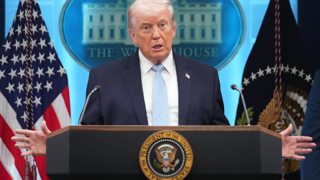 ”Trump har gjort USA till en supermakt i färd med att begå självmord.” – Sydsvenskan