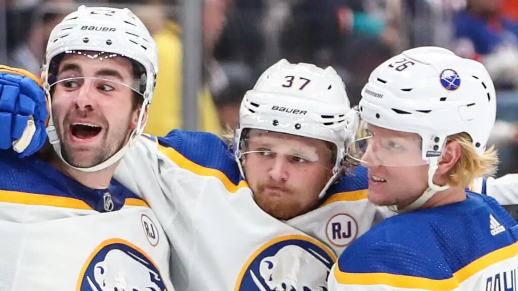 Rasmus Dahlin och Mattias Samuelsson storspelade när Buffalo vann | NHL