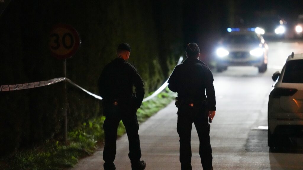Just nu: Explosion i port i Tensta