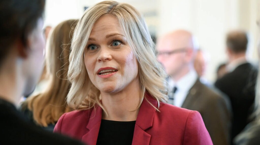 Paulina Brandberg gör politisk comeback