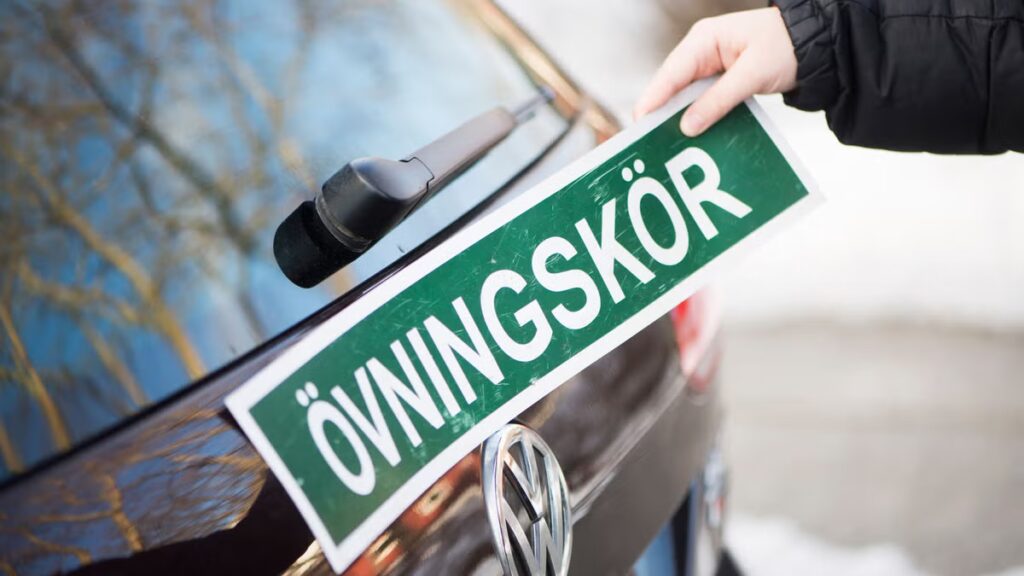 ”Körkortssystemet behöver en genomgripande och oberoende översyn.” – Sydsvenskan