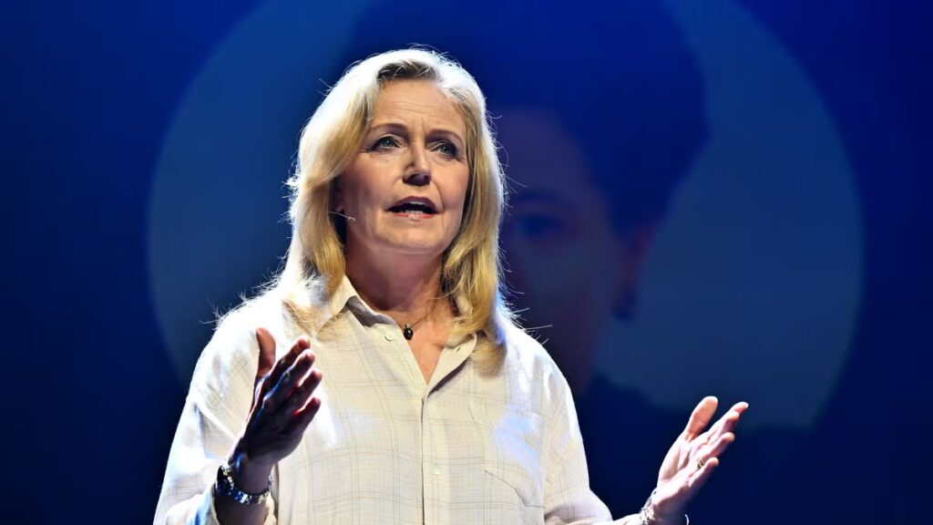 ”Titta på Danmark. Där har både höger och vänster formulerat en framåtblickande berättelse.” – Sydsvenskan